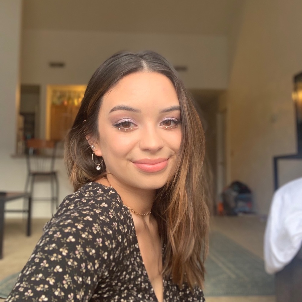 Meet your Posher, Caitlin